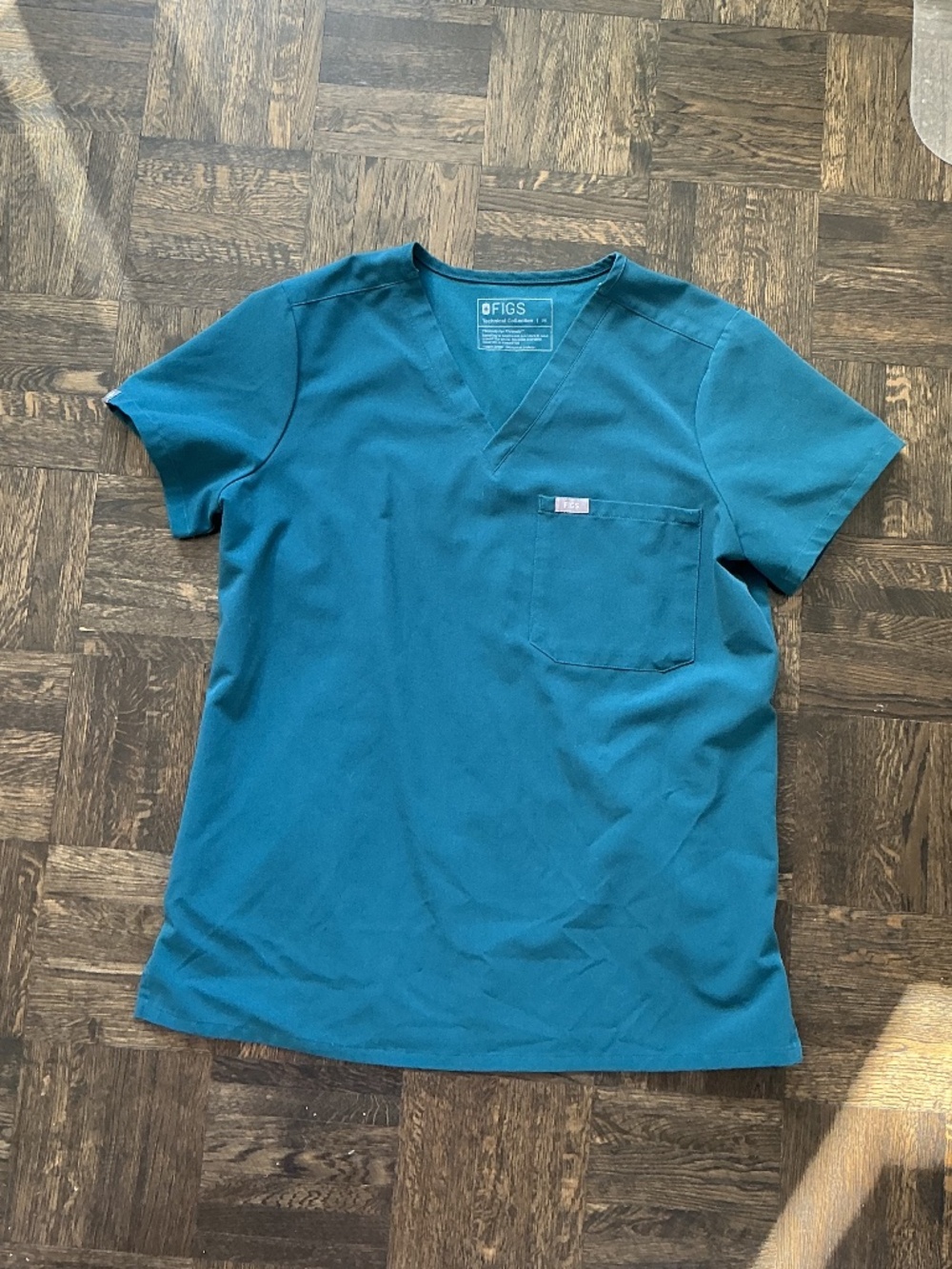 Figs Catarina One-Pocket Scrub Top in Caribbean Blue